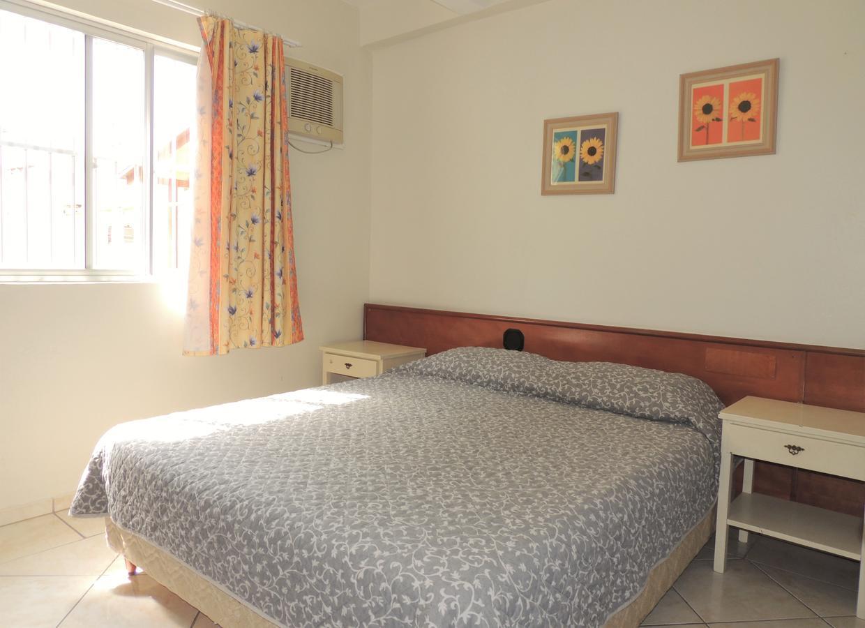 Residencial Kelly Cristina Apartment Bombinhas Exterior photo