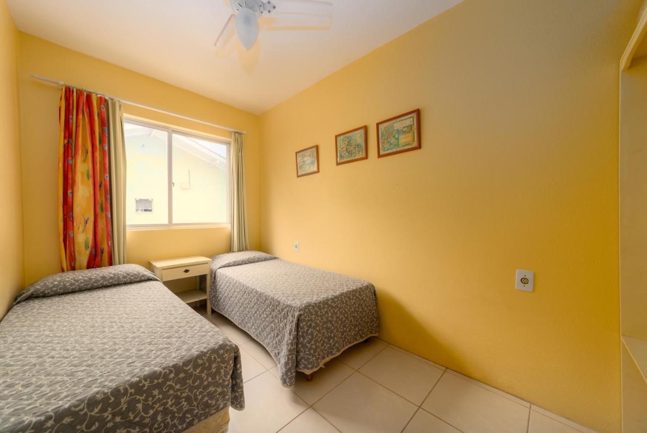 Residencial Kelly Cristina Apartment Bombinhas Exterior photo