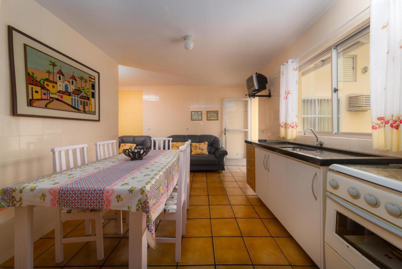 Residencial Kelly Cristina Apartment Bombinhas Exterior photo