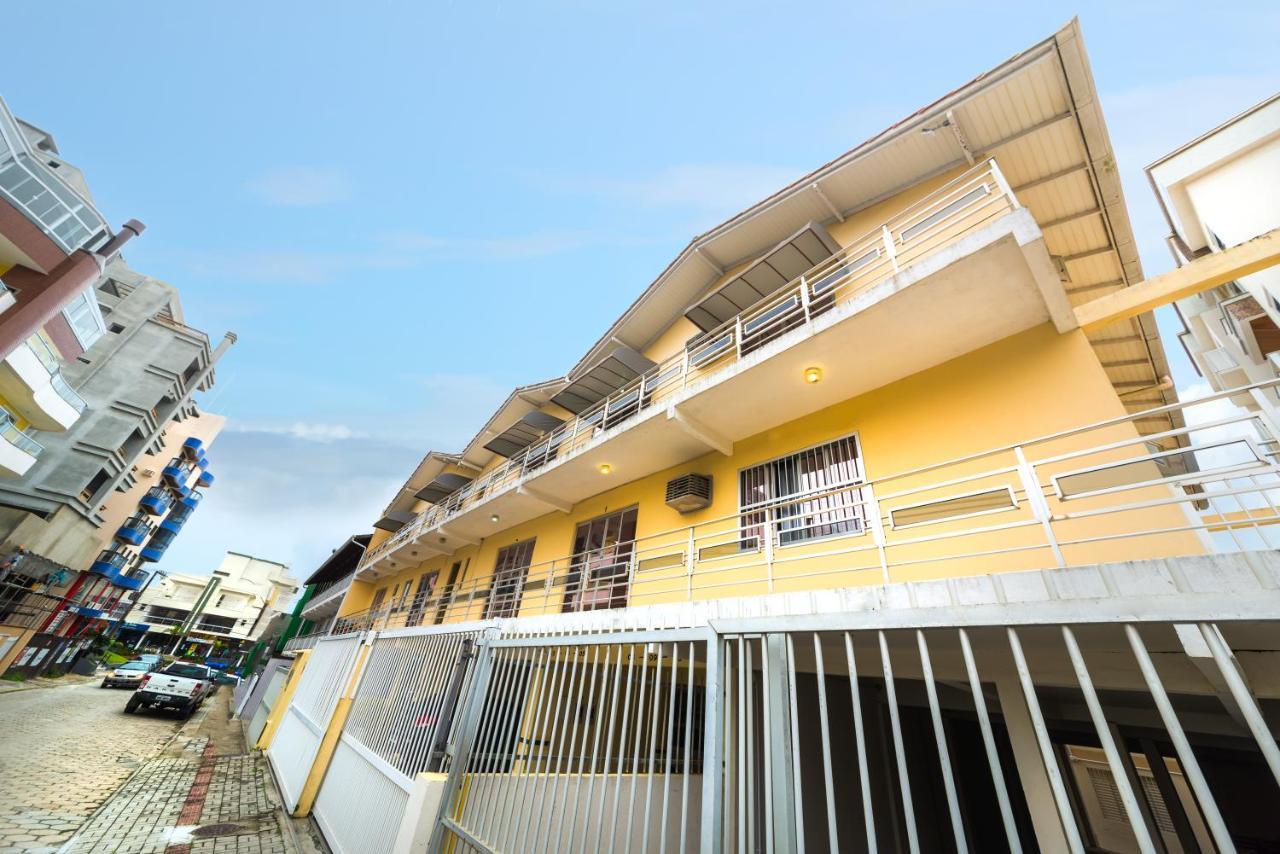 Residencial Kelly Cristina Apartment Bombinhas Exterior photo